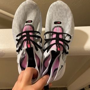 Women’s Nikes- 7.5